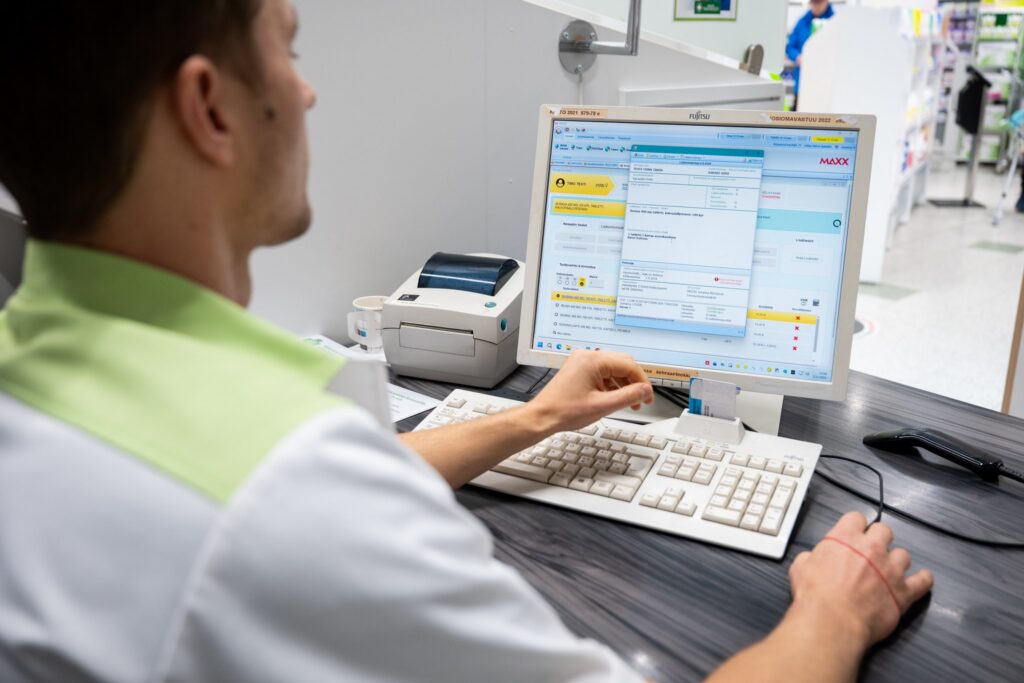 Hyvinkään Kauppakeskus Willan Kehräapteekin farmaseutti Juho Vuoristo.