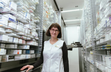 Lempäälän Keskus Apteekin varastomestari-farmaseutti Veera Siltari 