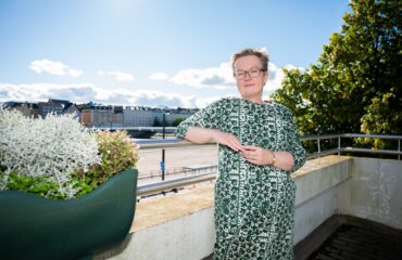 Kruununhaan apteekin ja Merihaan sivuapteekin apteekkari Niina Kivikero-Torst (Kuva: Juha Lindvall).